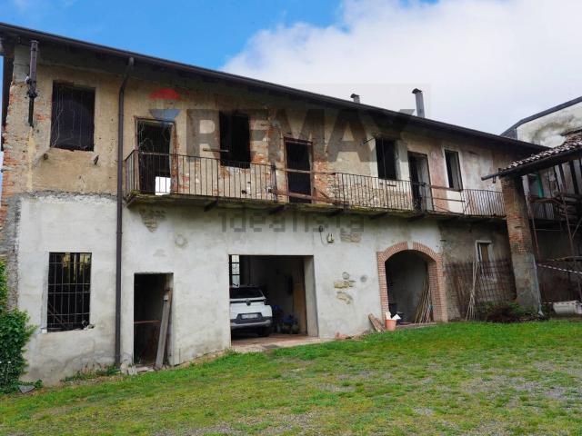Casa di campagna in vendita di 154 m² in Via IV Novembre, 4