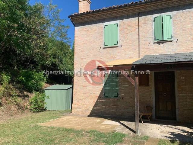 Casa di campagna in vendita di 151 m² in Via Dirindella