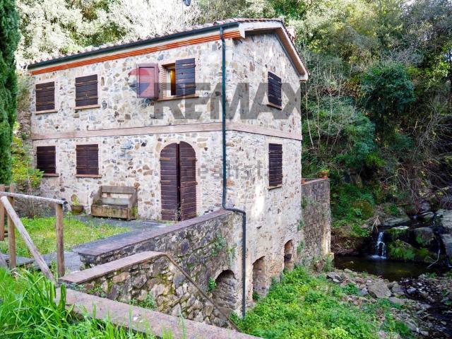 Casa di campagna in vendita di 167 m² in Strada Comunale di Casa Vecchia