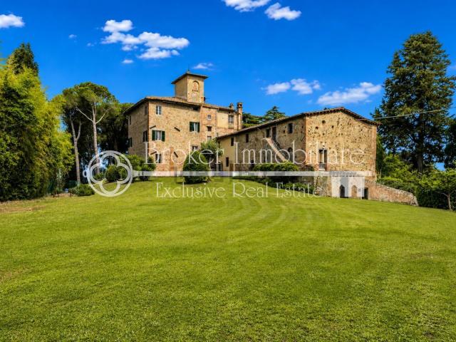 Casa di campagna in vendita di 1750 m² in Località Capannacce, 50