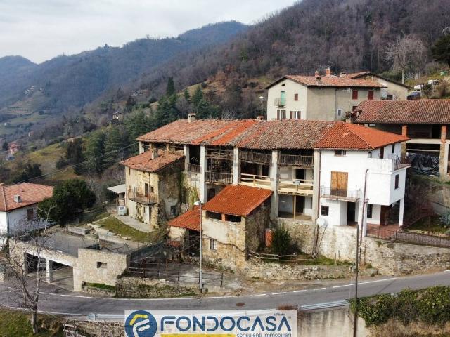 Casa di campagna in vendita di 175 m² in Via Vittorio Veneto