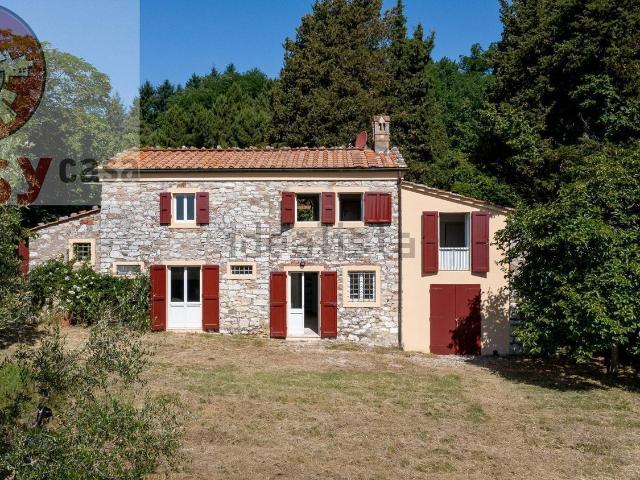 Casa di campagna in vendita di 176 m² in Via di Aquilea