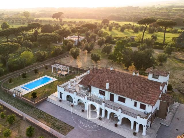 Casa di campagna in vendita di 1700 m² in Via Settevene Palo