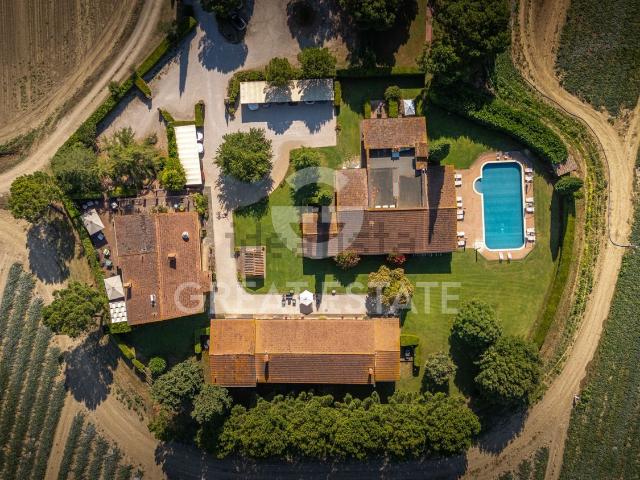 Casa di campagna in vendita di 1803 m² in Strada Esterna Vicinale di Casaccia