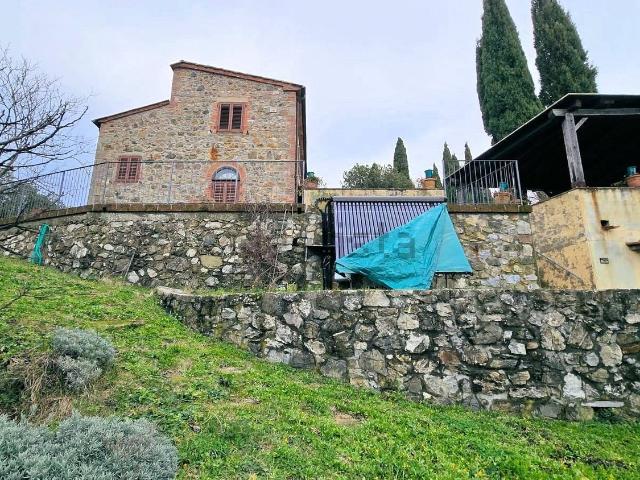 Casa di campagna in vendita di 180 m² in Via della Repubblica