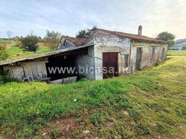 Casa di campagna in vendita di 180 m² in Strada dell&apos  acquabona