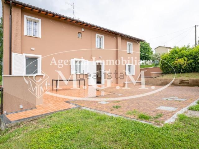 Casa di campagna in vendita di 180 m² in Via Bindone