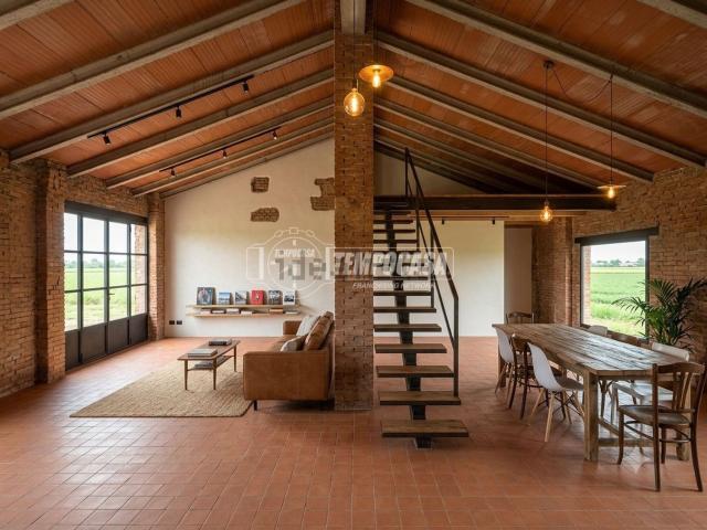 Casa di campagna in vendita di 180 m² in Via Gaiana
