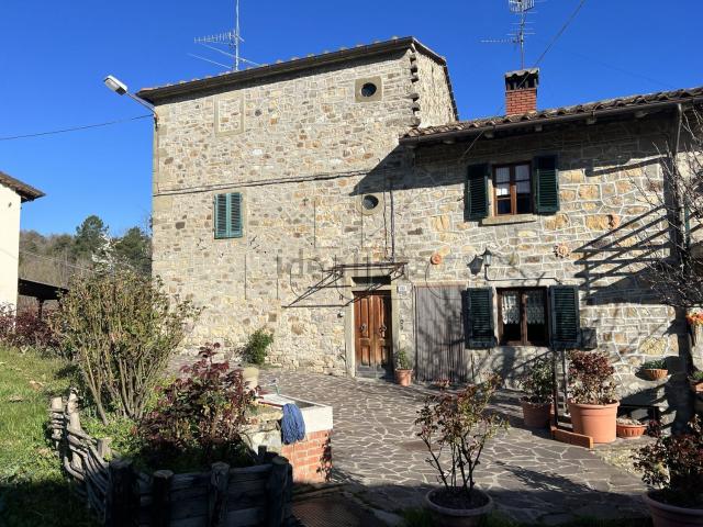 Casa di campagna in vendita di 180 m² in Via il Cerro