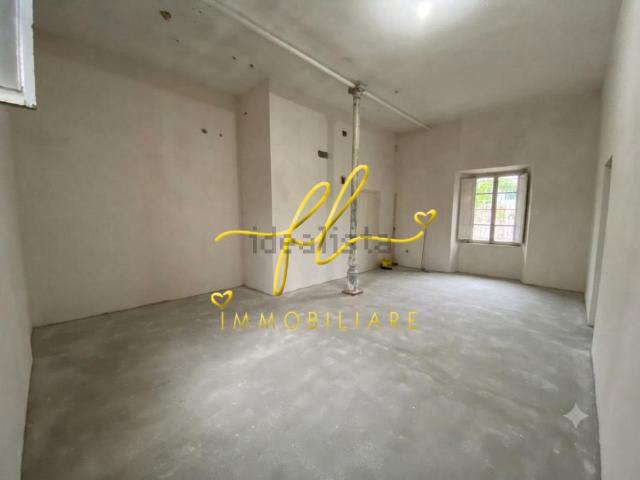 Casa di campagna in vendita di 180 m² in Via Risorgimento