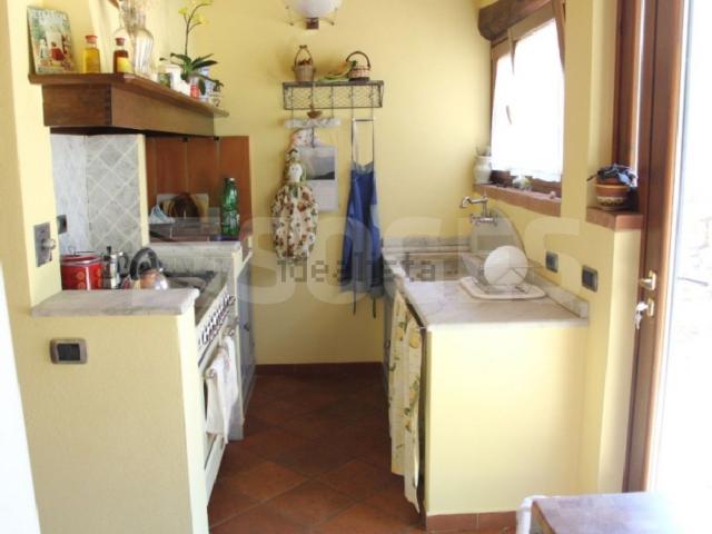 Casa di campagna in vendita di 190 m² in Via Pian dell&apos  Isola, 3