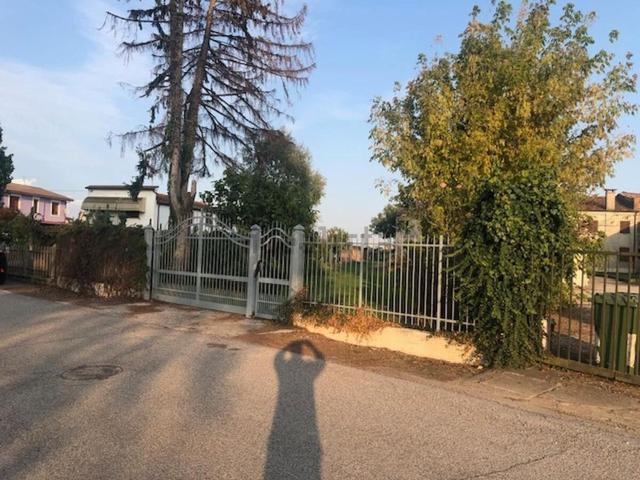 Casa di campagna in vendita di 192 m² in Via Scolo Pisani