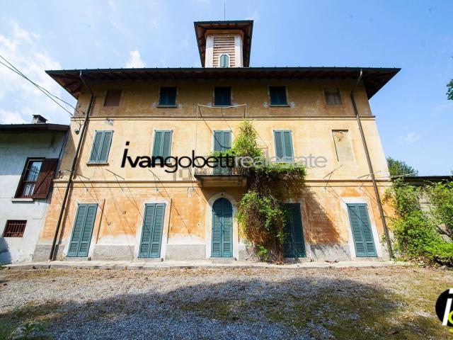 Casa di campagna in vendita di 2000 m² in Via Sempione, 11