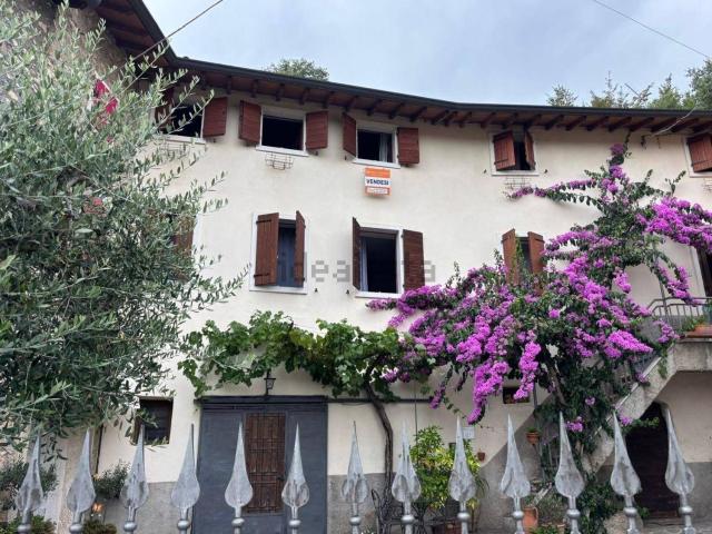 Casa di campagna in vendita di 200 m² in Località Incaffi, 42