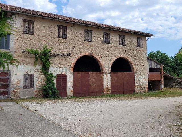 Casa di campagna in vendita di 215 m² in Via Cornuda