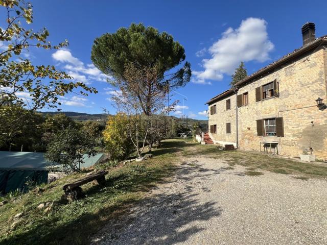 Casa di campagna in vendita di 217 m² in Strada Regionale del Niccone