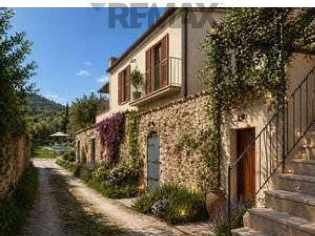 Casa di campagna in vendita di 210 m² in Contrada Calarco