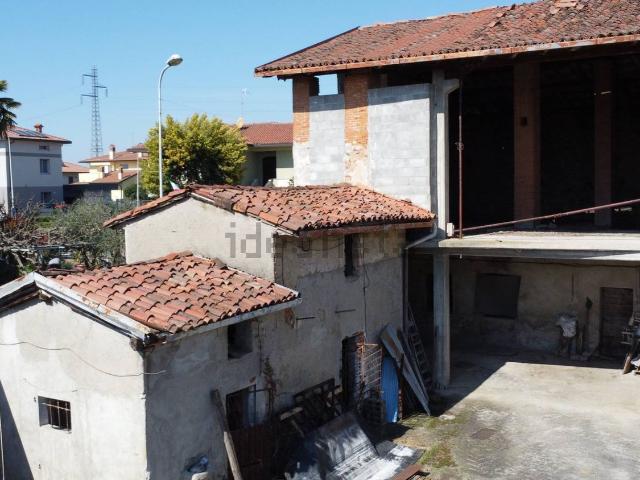 Casa di campagna in vendita di 210 m² in Via Madonna Degli Angeli