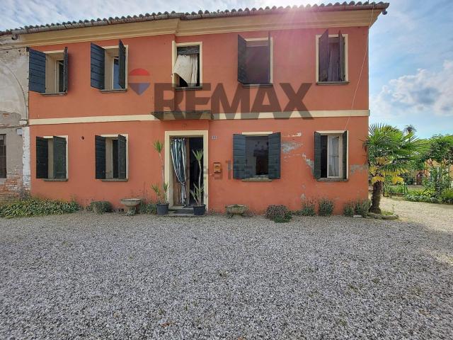 Casa di campagna in vendita di 210 m² in Via Piovego, 69