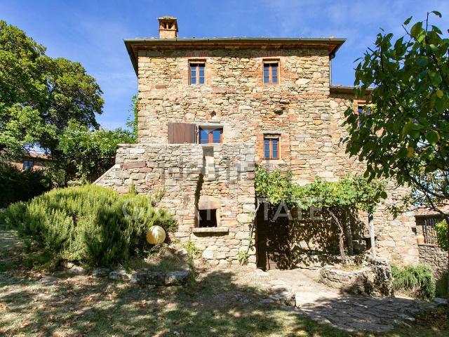 Casa di campagna in vendita di 210 m² in Via San Salvatore