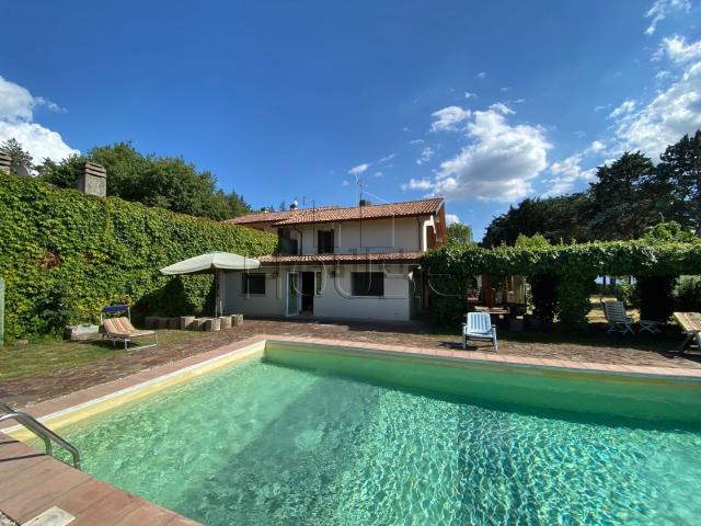 Casa di campagna in vendita di 221 m² in Strada di Pietramelina
