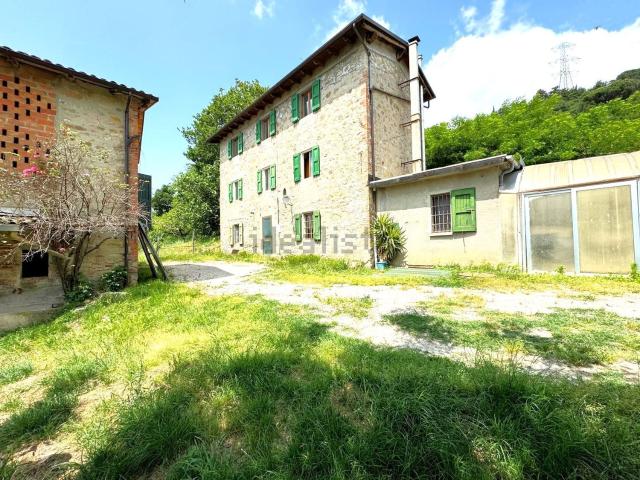 Casa di campagna in vendita di 254 m² in Strada Provinciale 22, 29
