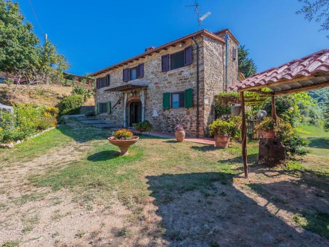 Casa di campagna in vendita di 255 m² in Frazione Vicorati