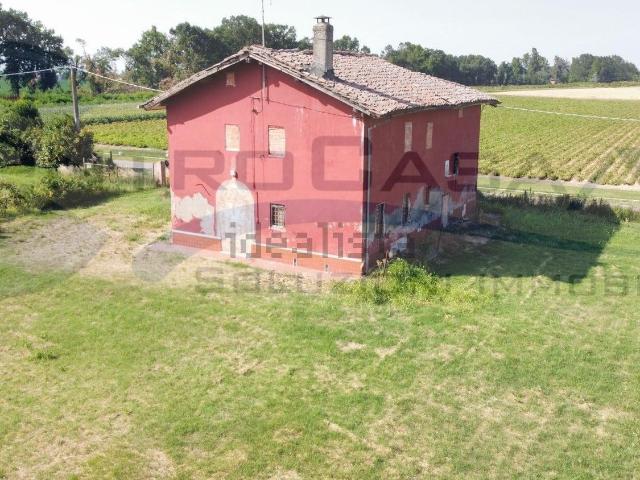 Casa di campagna in vendita di 2500 m² in Via Scuole, 2