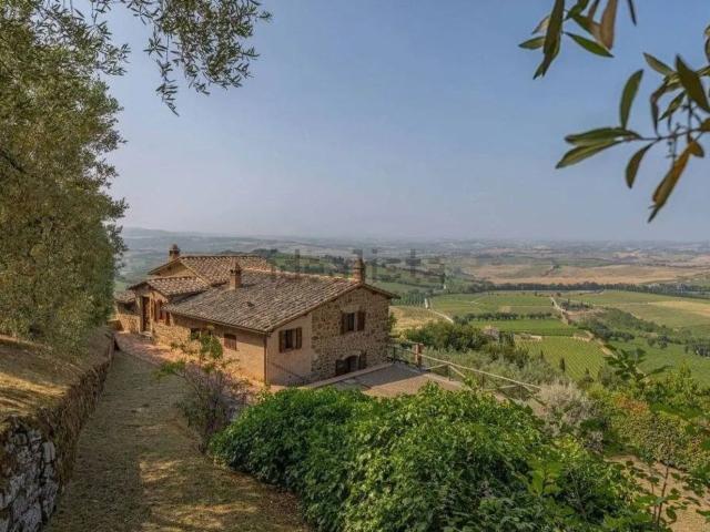 Casa di campagna in vendita di 250 m² in Traversa dei Monti
