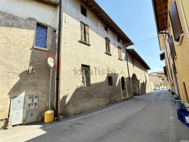 Casa di campagna in vendita di 250 m² in Via Fornaci