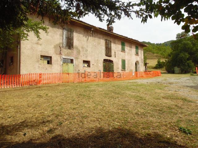 Casa di campagna in vendita di 250 m² in Via Guglielmo Marconi, 77