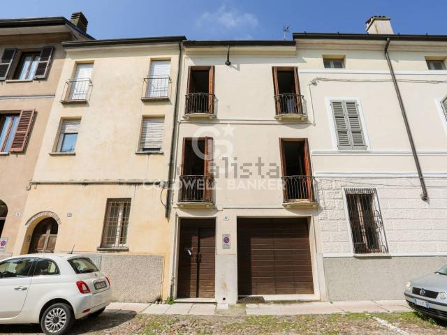 Casa di campagna in vendita di 277 m² in Via Giosuè Carducci, 37