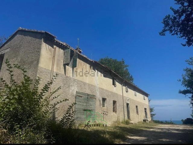 Casa di campagna in vendita di 278 m² in Località San Biagio, 48