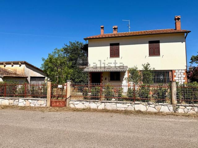 Casa di campagna in vendita di 280 m² in Strada del Madonnino
