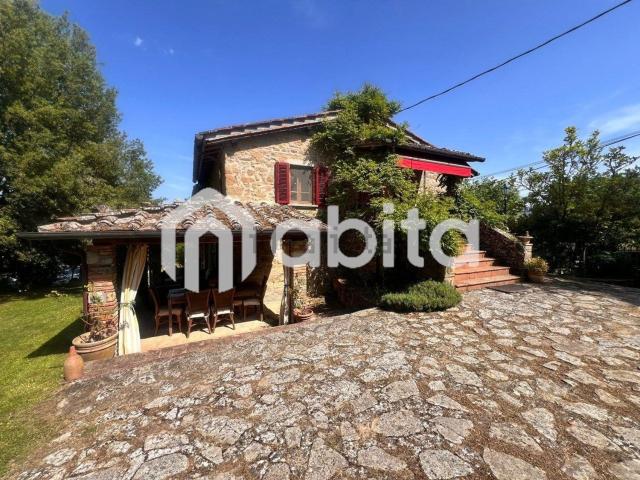 Casa di campagna in vendita di 280 m² in Via di Duddova