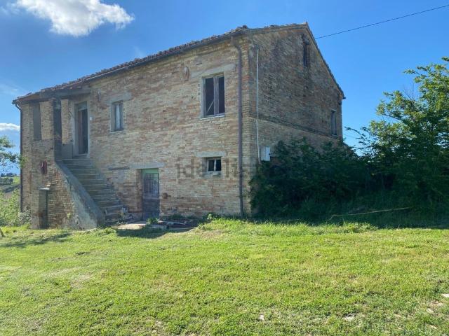 Casa di campagna in vendita di 297 m² in Contrada Cervare, 2