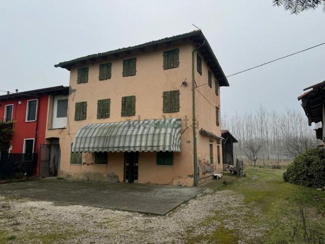 Casa di campagna in vendita di 300 m² in Via Luneo, 113