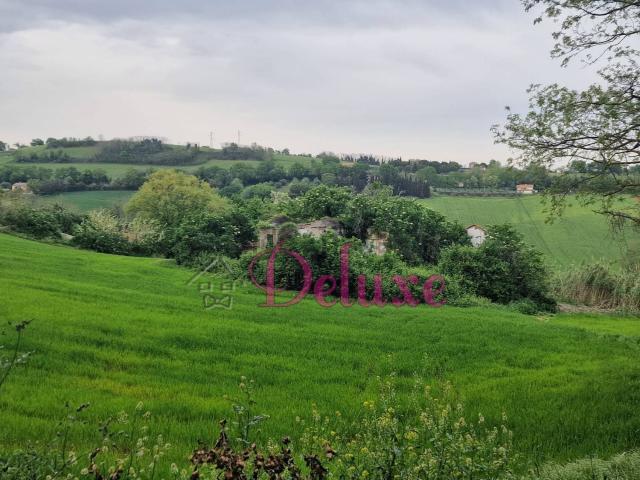 Casa di campagna in vendita di 300 m² in Contrada San Giacomo