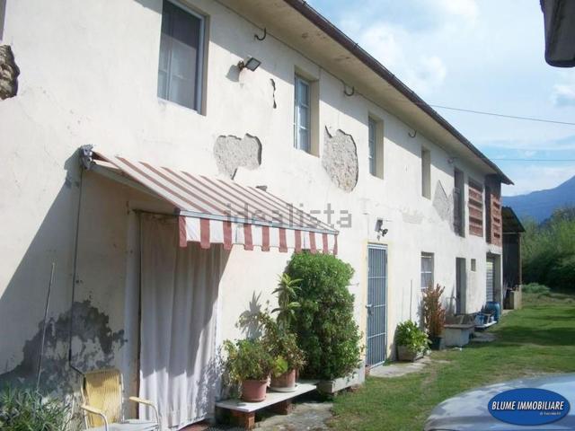 Casa di campagna in vendita di 300 m² in Via Italica, 559