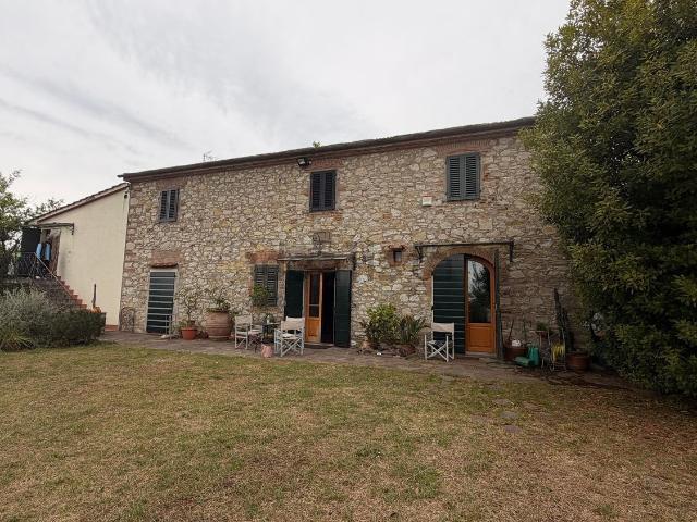 Casa di campagna in vendita di 300 m² in Via Pancore