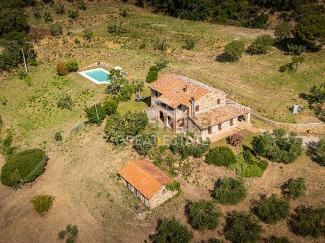 Casa di campagna in vendita di 327 m² in Strada Vicinale di Capannara