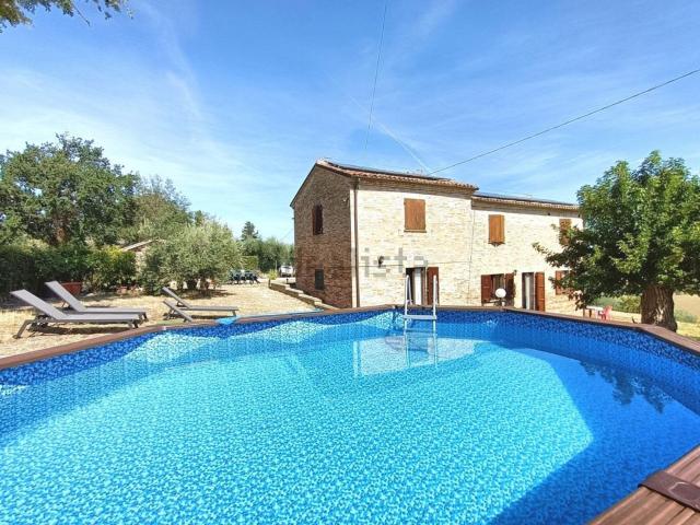 Casa di campagna in vendita di 320 m² in Via Falarco, 8