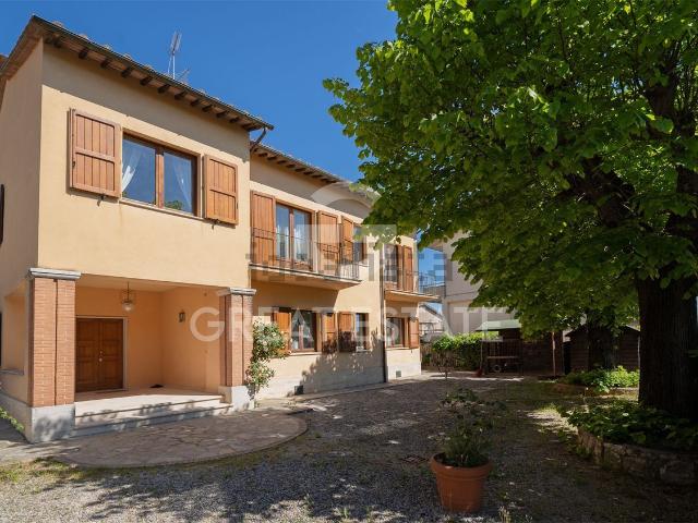 Casa di campagna in vendita di 338 m² in Via Elio Bernabei