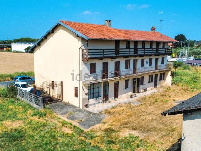 Casa di campagna in vendita di 358 m² in Via Gallarate, 56