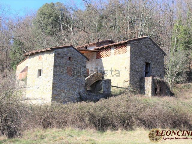 Casa di campagna in vendita di 350 m² in Strada Comunale Pontremoli Arzeglio, 78