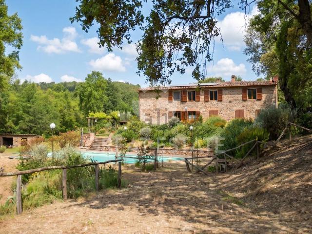 Casa di campagna in vendita di 367 m² in Piazza Cavour