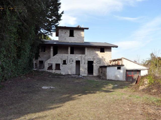 Casa di campagna in vendita di 360 m²