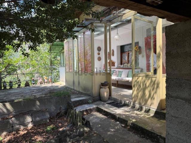 Casa di campagna in vendita di 360 m² in Frazione Epiney