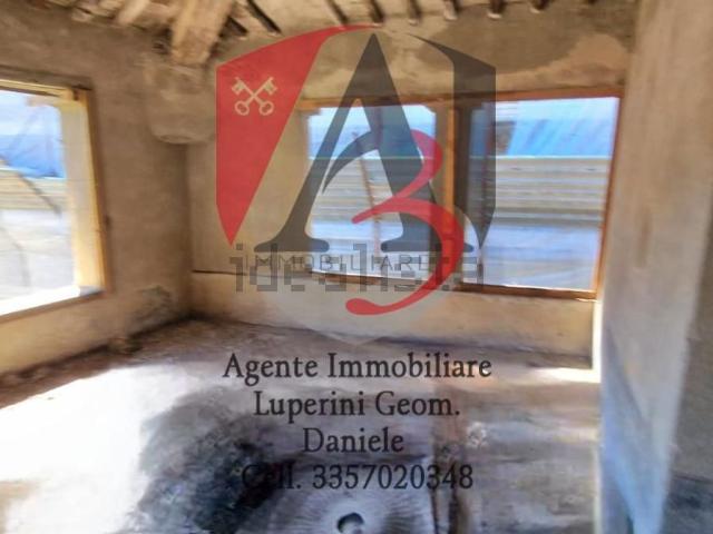 Casa di campagna in vendita di 370 m² in Località la Cagnola, 51