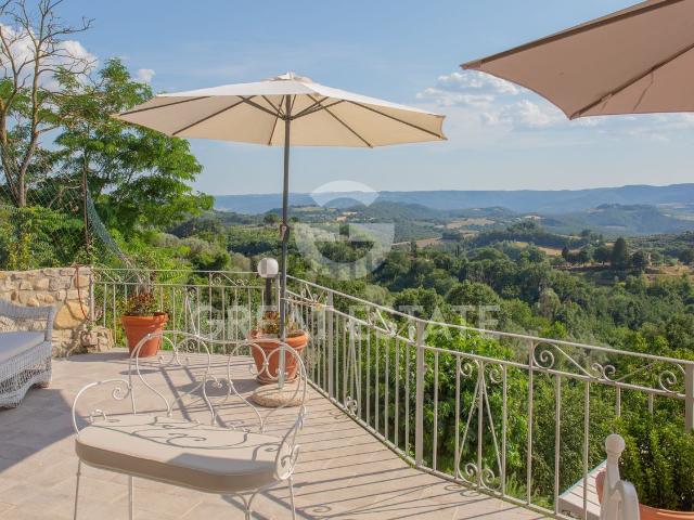 Casa di campagna in vendita di 404 m² in Strada Santa Cristina